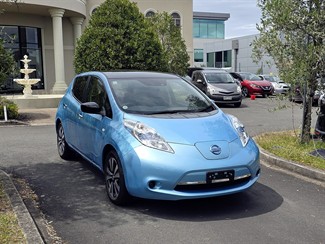 2016 Nissan LEAF - Thumbnail