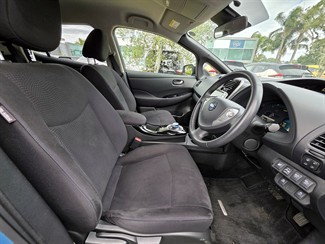 2016 Nissan LEAF - Thumbnail