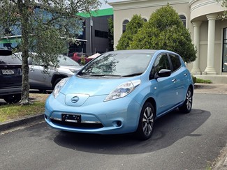 2016 Nissan LEAF - Thumbnail