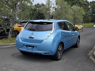 2016 Nissan LEAF - Thumbnail