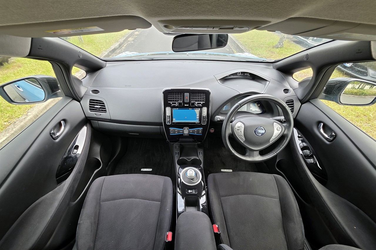 2016 Nissan LEAF