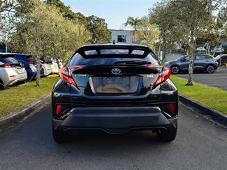 2017 Toyota C-Hr - Thumbnail