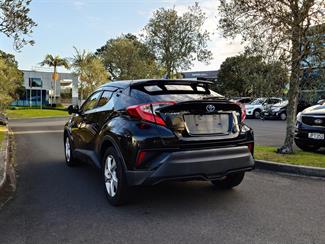 2017 Toyota C-Hr - Thumbnail