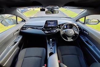 2017 Toyota C-Hr - Thumbnail
