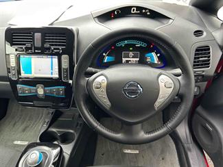2016 Nissan LEAF - Thumbnail