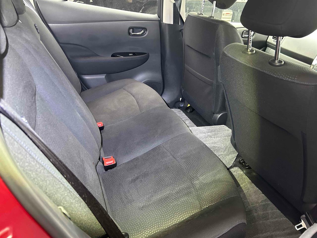 2016 Nissan LEAF