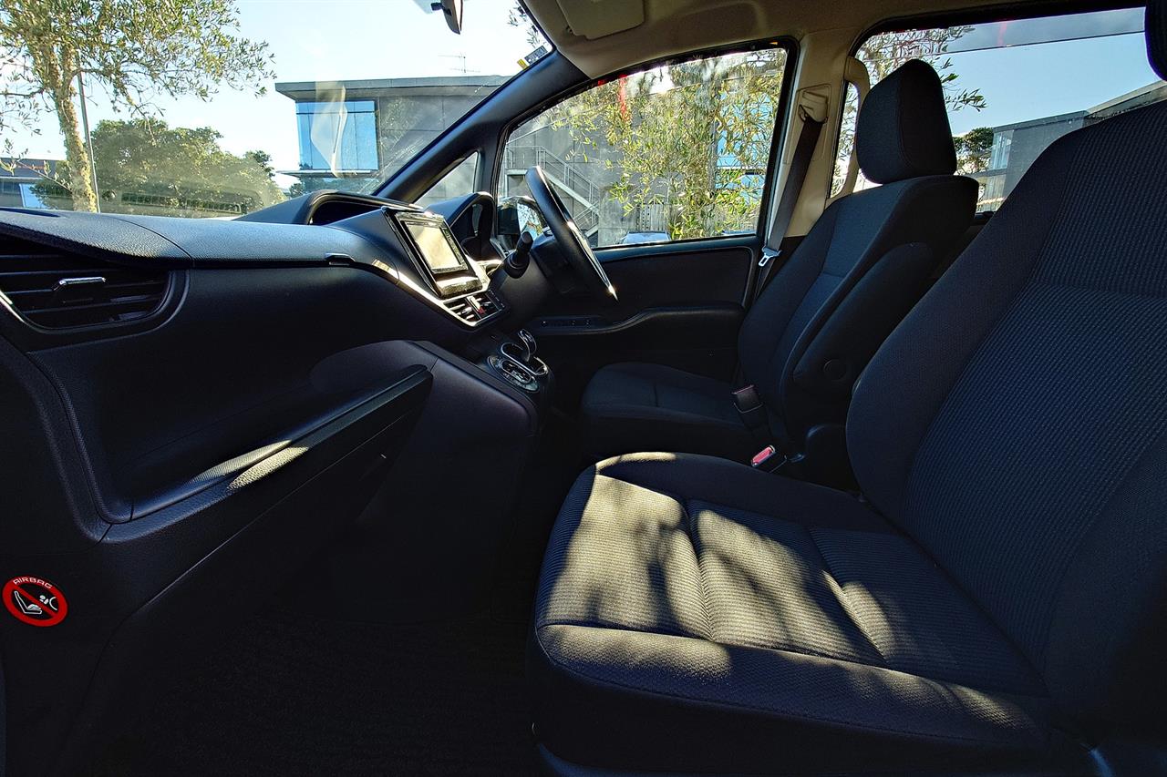 2015 Toyota NOAH