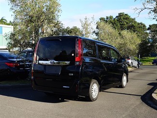 2015 Toyota NOAH - Thumbnail