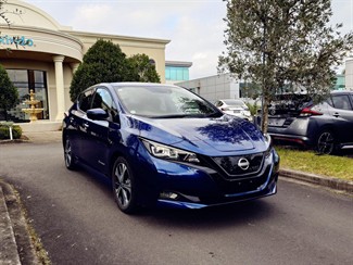 2022 Nissan LEAF - Thumbnail