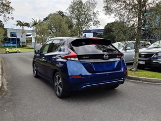2022 Nissan LEAF - Thumbnail
