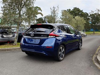 2022 Nissan LEAF - Thumbnail