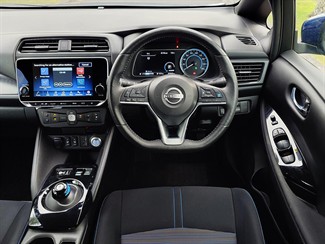 2022 Nissan LEAF - Thumbnail