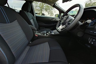 2022 Nissan LEAF - Thumbnail