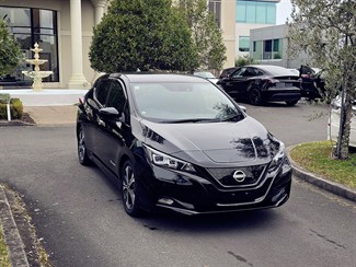 2021 Nissan LEAF - Thumbnail