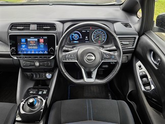 2021 Nissan LEAF - Thumbnail
