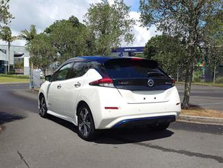 2020 Nissan LEAF - Thumbnail