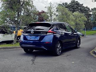 2021 Nissan LEAF - Thumbnail