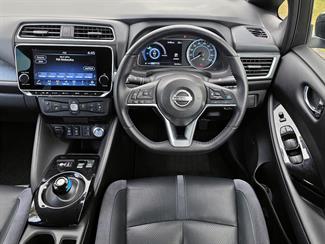 2021 Nissan LEAF - Thumbnail