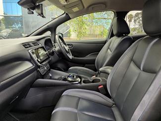 2021 Nissan LEAF - Thumbnail