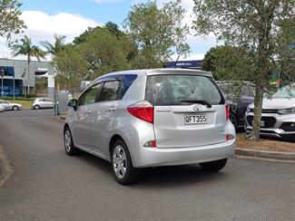 2012 Toyota Ractis - Thumbnail