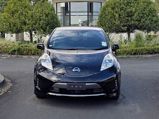 2014 Nissan LEAF - Thumbnail