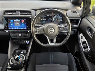 2022 Nissan LEAF - Thumbnail