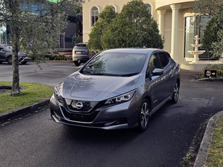 2022 Nissan LEAF - Thumbnail