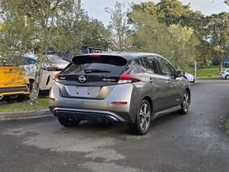 2022 Nissan LEAF - Thumbnail
