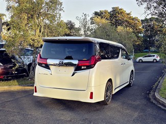 2015 Toyota Alphard - Thumbnail
