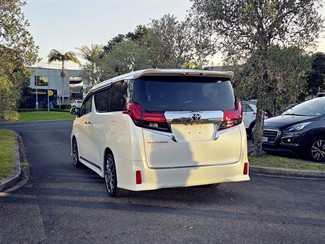 2015 Toyota Alphard - Thumbnail
