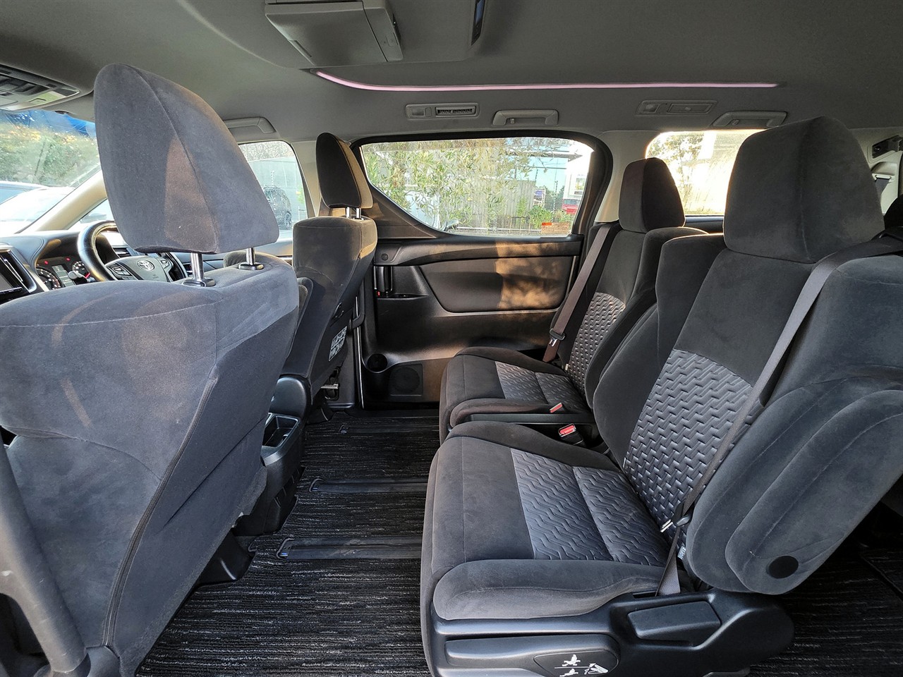 2015 Toyota Alphard