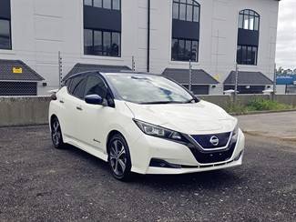 2018 Nissan LEAF - Thumbnail