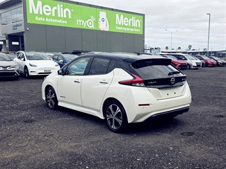 2018 Nissan LEAF - Thumbnail