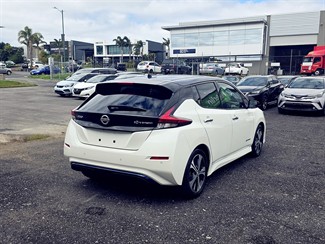 2018 Nissan LEAF - Thumbnail