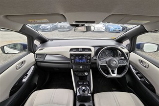 2018 Nissan LEAF - Thumbnail