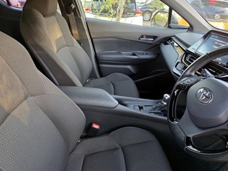 2017 Toyota C-Hr - Thumbnail