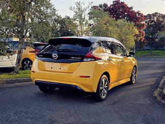 2019 Nissan LEAF - Thumbnail