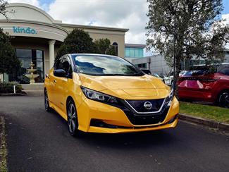 2018 Nissan LEAF - Thumbnail