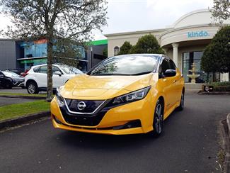 2018 Nissan LEAF - Thumbnail