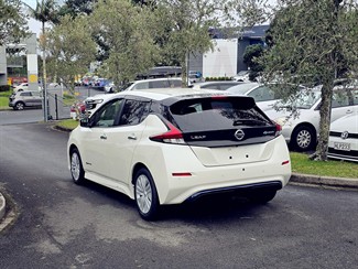 2021 Nissan LEAF - Thumbnail