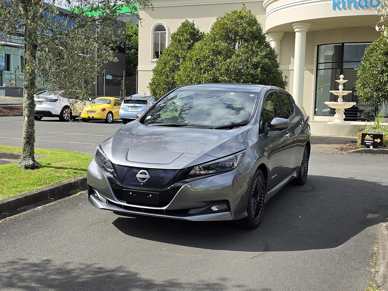 2022 Nissan LEAF