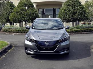 2022 Nissan LEAF - Thumbnail