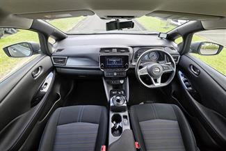 2022 Nissan LEAF - Thumbnail