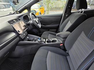 2022 Nissan LEAF - Thumbnail
