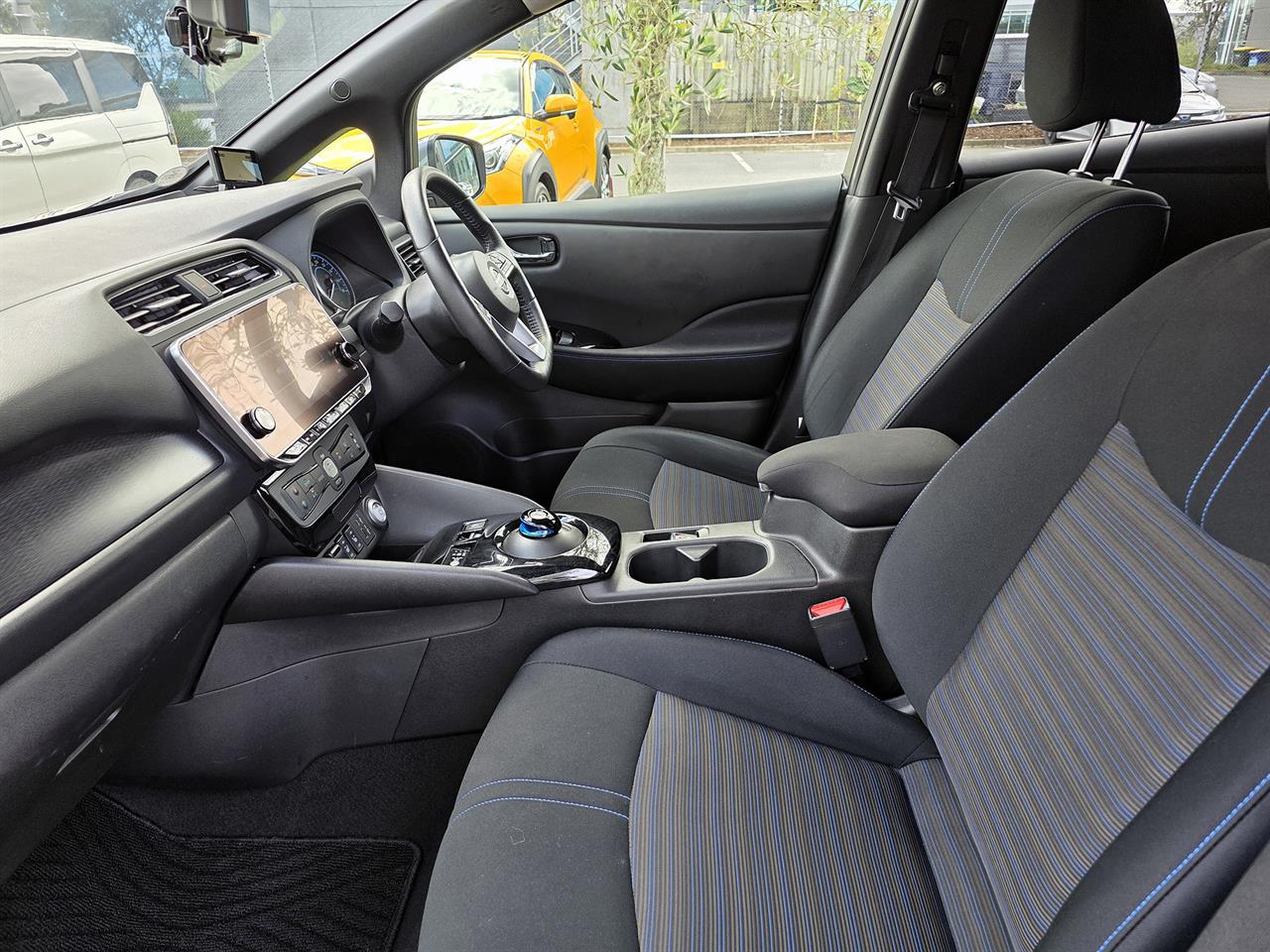 2022 Nissan LEAF