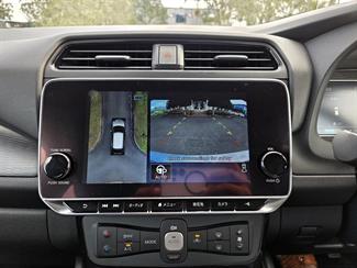 2022 Nissan LEAF - Thumbnail