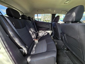 2017 Nissan LEAF - Thumbnail