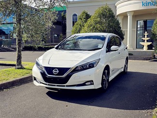 2017 Nissan LEAF - Thumbnail