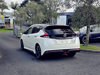 2021 Nissan LEAF - Thumbnail