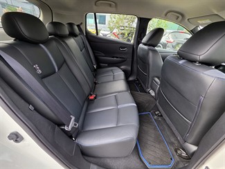 2021 Nissan LEAF - Thumbnail